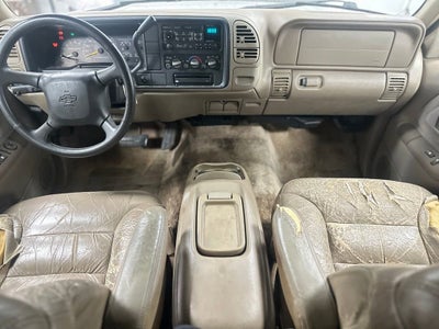 1999 Chevrolet Suburban Base