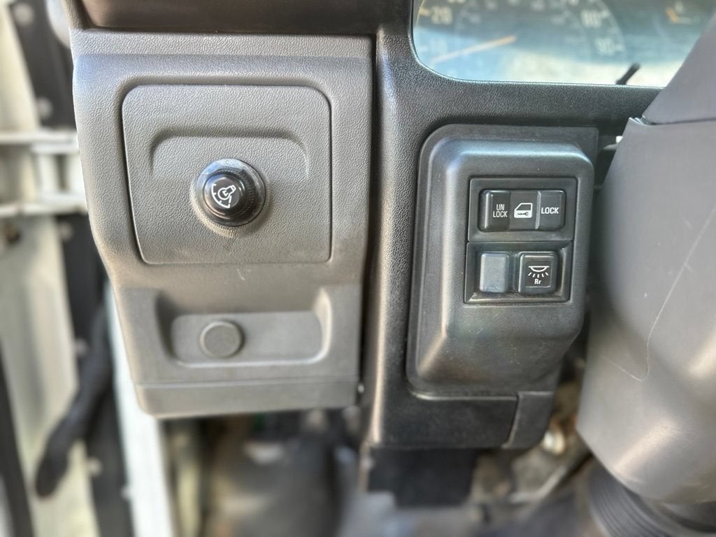 2004 Isuzu W3S042 NPR GAS REG Base