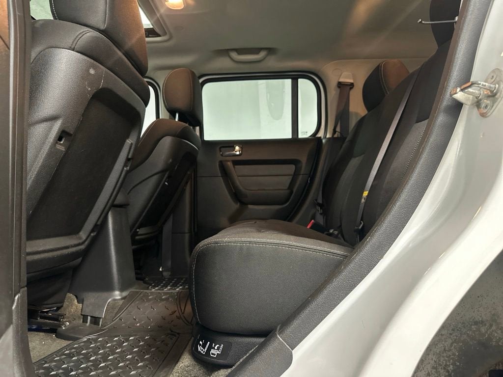 2006 HUMMER H3 Base