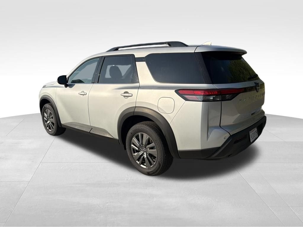 2025 Nissan Pathfinder SV FWD