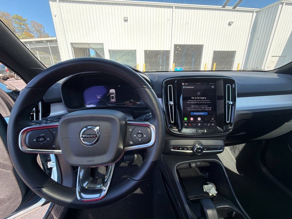 2024 Volvo XC40 Core Bright Theme
