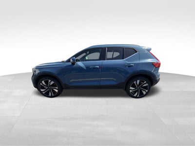 2024 Volvo XC40 Core Bright Theme