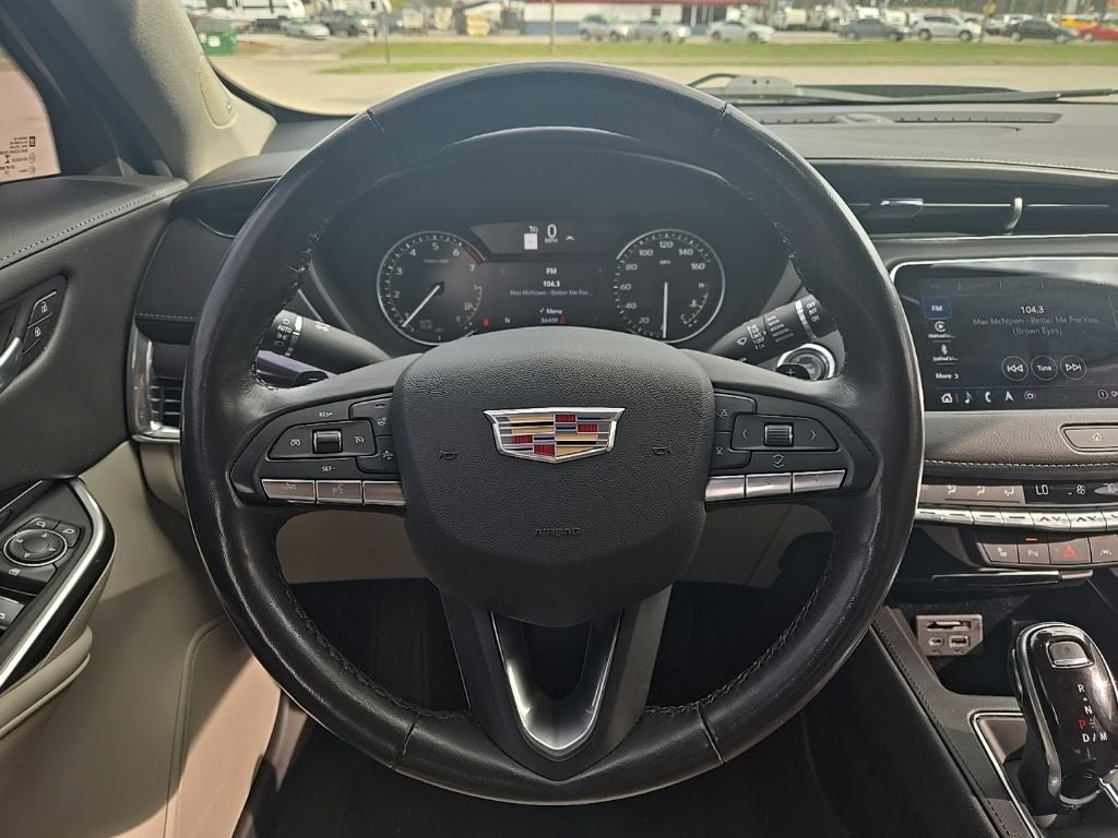 2023 Cadillac XT4 Luxury