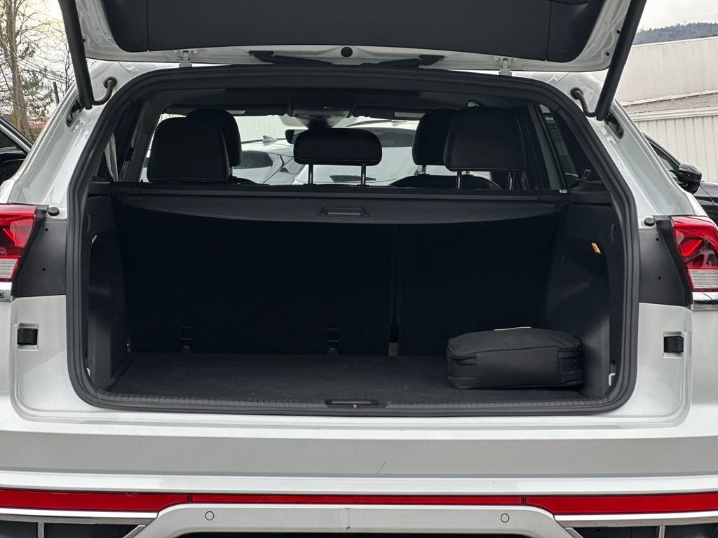 2022 Volkswagen Atlas Cross Sport 2.0T SEL R-Line