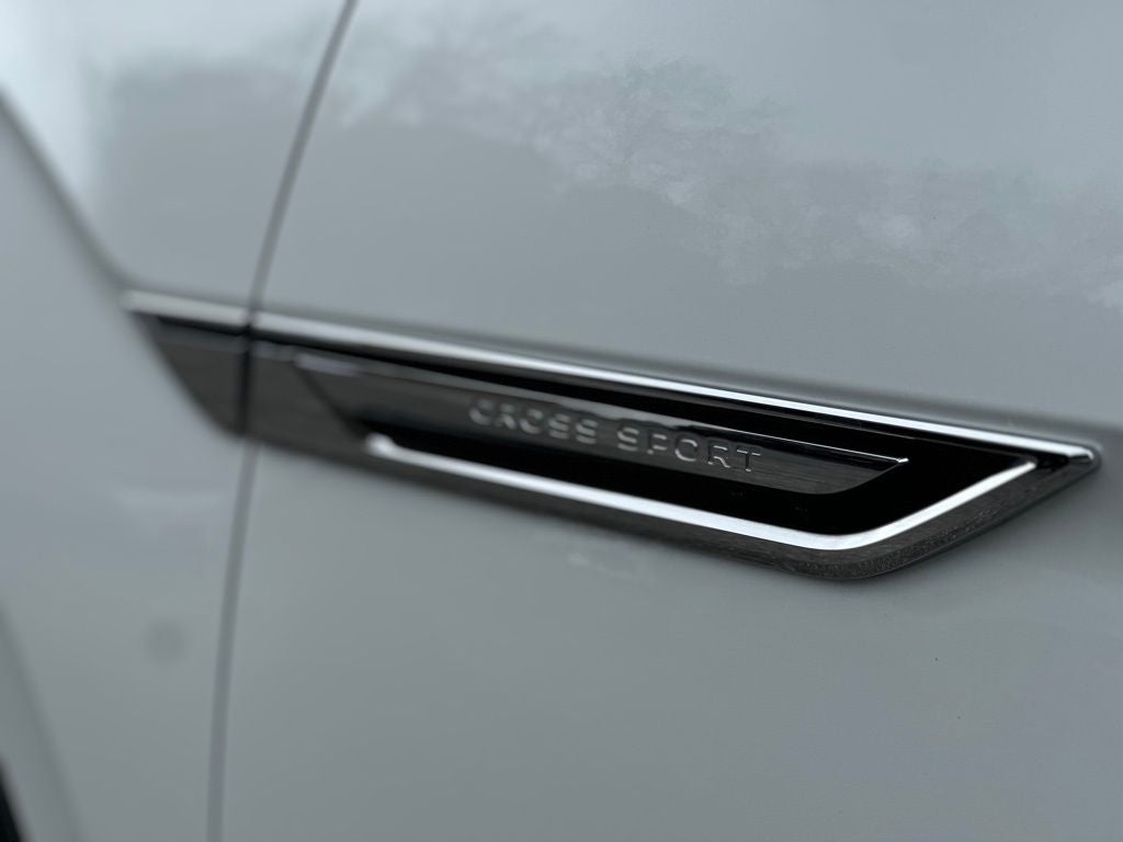2022 Volkswagen Atlas Cross Sport 2.0T SEL R-Line