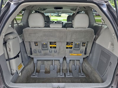 2014 Toyota Sienna LE 8 Passenger