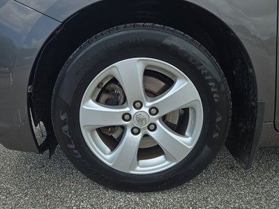 2014 Toyota Sienna LE 8 Passenger
