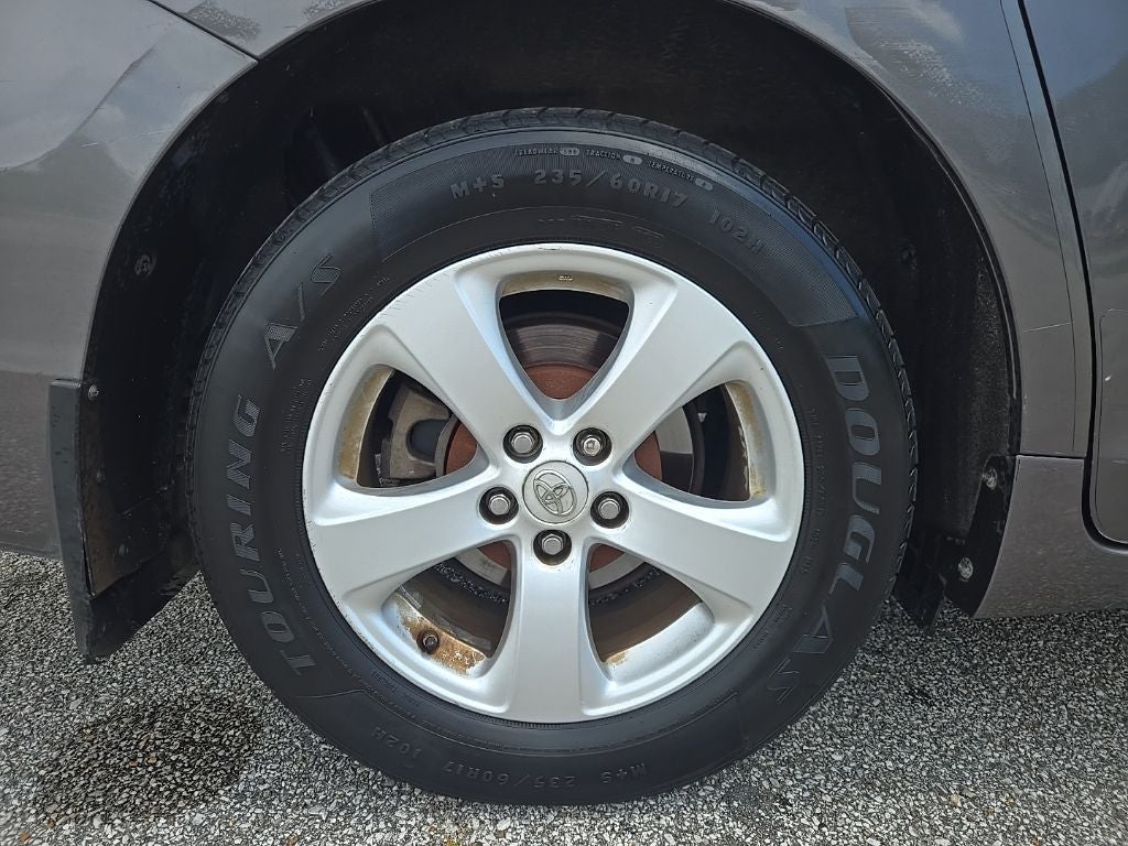 2014 Toyota Sienna LE 8 Passenger