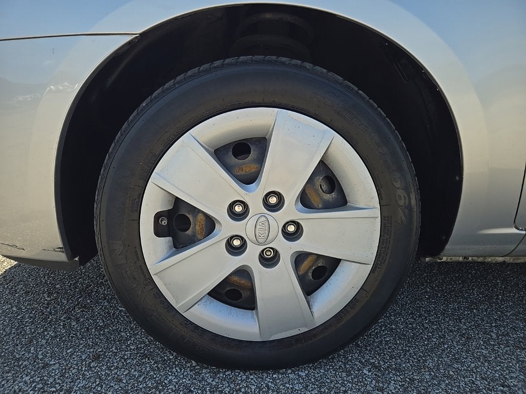 2009 Kia Rondo LX