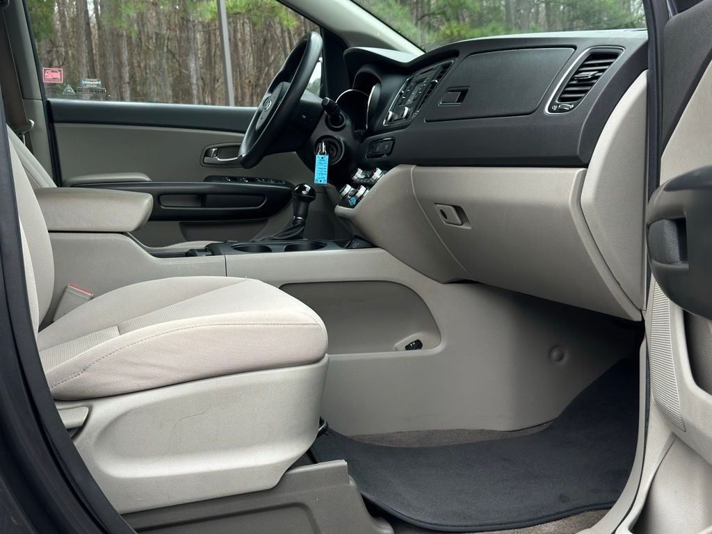 2016 Kia Sedona LX