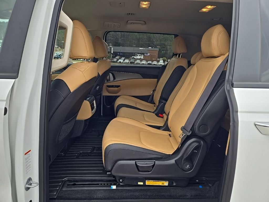 2024 Kia Carnival LX