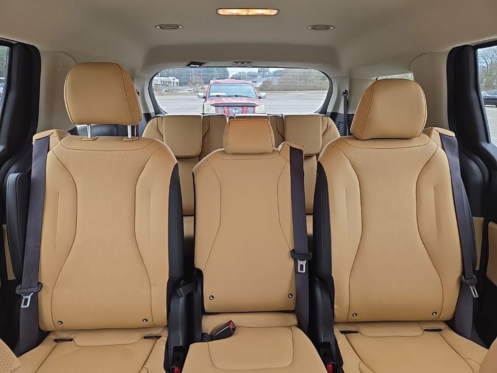 2024 Kia Carnival LX