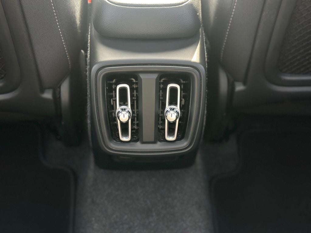 2024 Volvo XC40 B5 Core