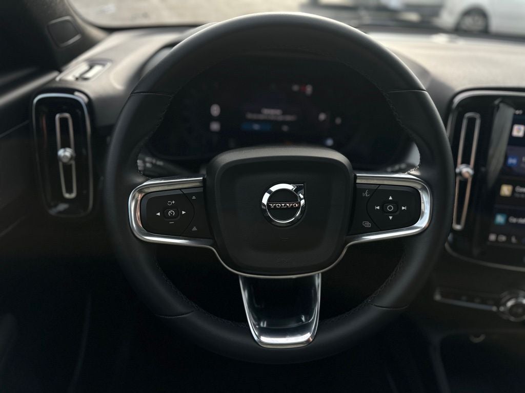 2024 Volvo XC40 B5 Core