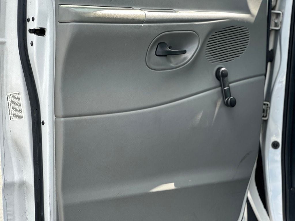 2008 Ford E-350SD Starcraft Bus