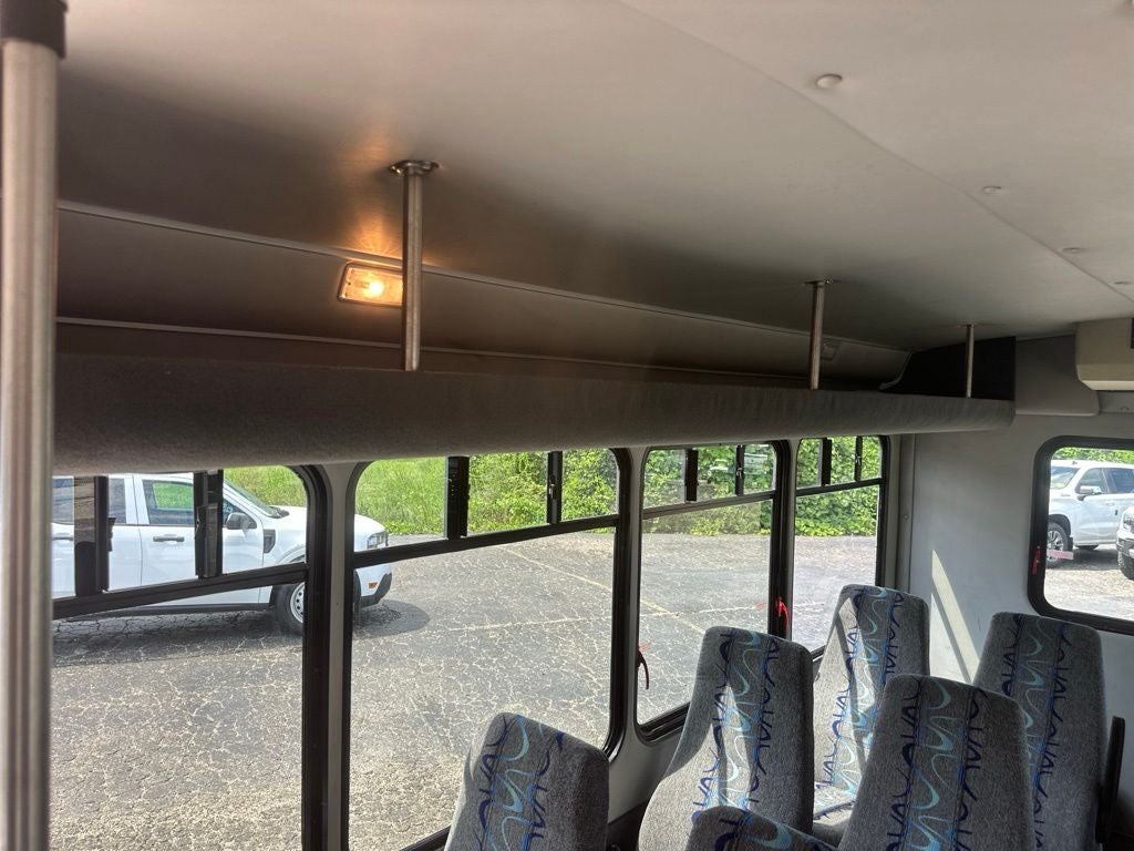 2008 Ford E-350SD Starcraft Bus