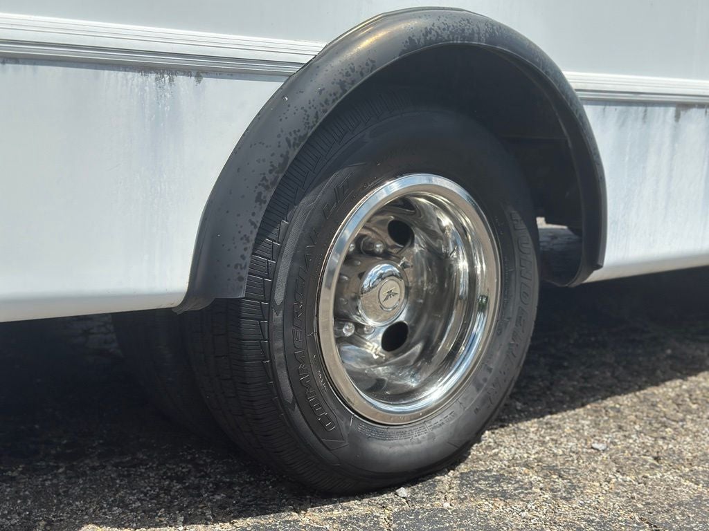 2008 Ford E-350SD Starcraft Bus