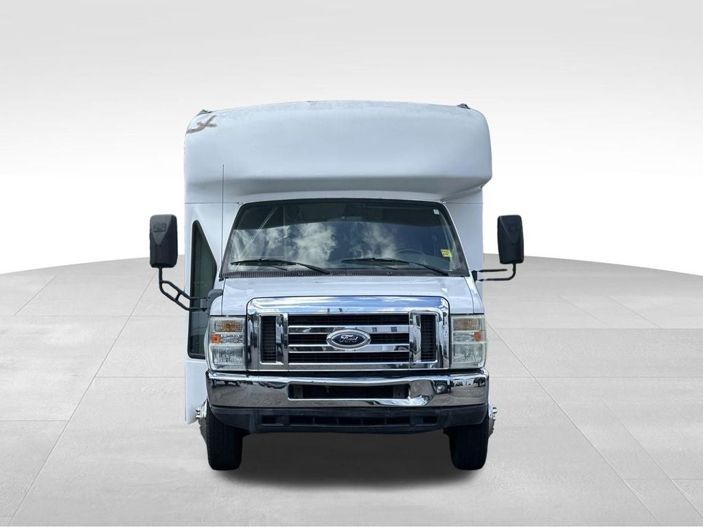 2008 Ford E-350SD Starcraft Bus