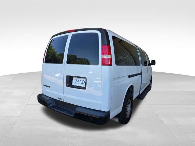 2022 Chevrolet Express 3500 LS Passenger