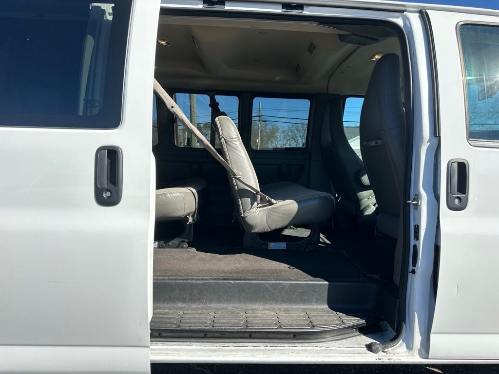 2024 Chevrolet Express 3500 LT Passenger