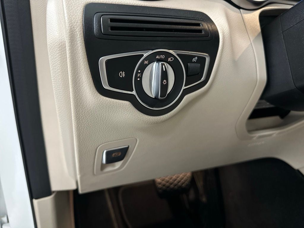 2021 Mercedes-Benz GLC GLC 300